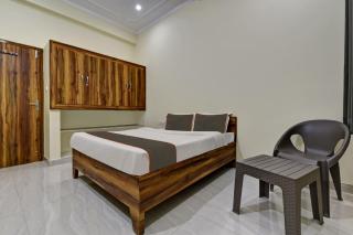 OYO 82116 Hotel 24A 7 living - Bhopal - 9