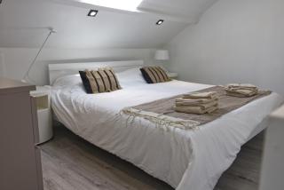 Maison 4 chambres entièrement rénovée, literie, terrasse & parking gratuit à Nieuwpoort-Stad by La Conciergerie - 1