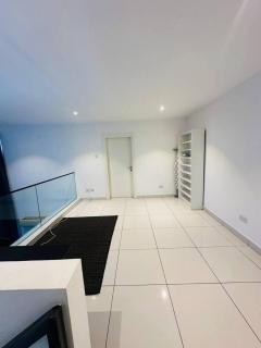 Luxurious two Bedroom Apartment at Embassy Gardens - 2