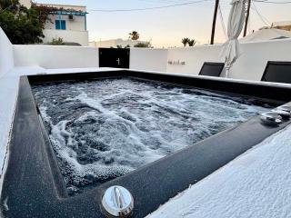 Nostos Suites Kamari - 4