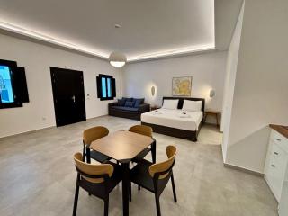 Nostos Suites Kamari - Kamari - 1