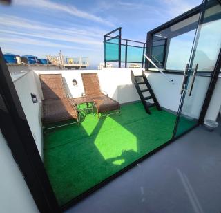 Spacious 2-Floor Favela Loft with Hot Tub & Views - Leme, Copacabana - 7