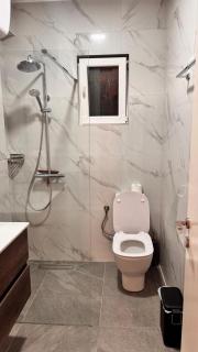 Amazing Center Sea View Apartment - Saranda - 2