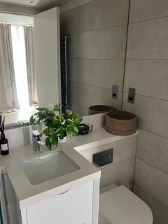 New! Luxury Central Complex with Pool Access & Sleeps 4 Ppl - 3