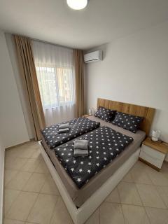 Large Modern Apartment with Balcony & Sea View - Durrës - 3