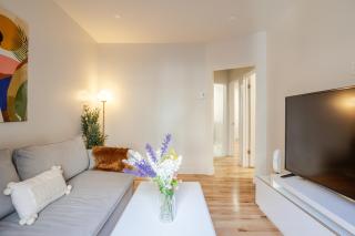 Vista Nook Light Filled 2BR in MTL - 4