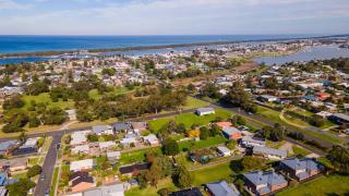 Serenity - Lakes Entrance - 0