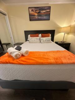 Ohara Properties at Sailport Suites where your sunset views awaits!! - 7