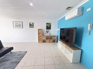 City Explorer Base 3BR&2 Floors&Walk to Mall & Airport Transit - 2