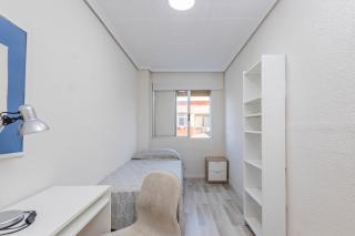 Apartamento en el Cabanyal enfrente de la Marina Real - 1