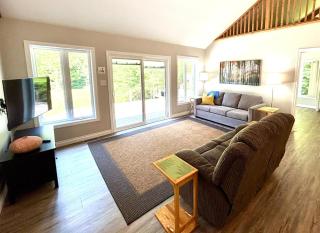 Stylish Cottage Near Lake Huron With Hot Tub - Stokes Bay - 5