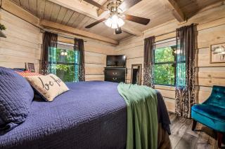 Unique Charm, Central Location, Hot Tub, Games - 5
