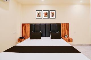 Hotel O Shree Krishna Palace - 1