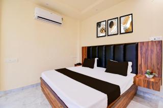 Hotel O Shree Krishna Palace - 9