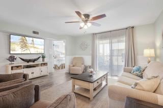 Lagoon Landing 202- Beautifully decorated condo with balcony & pool steps to beach & lagoon - Gulf Shores - 8