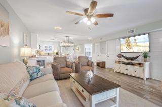 Lagoon Landing 202- Beautifully decorated condo with balcony & pool steps to beach & lagoon - 3