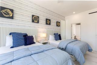 Marea Walk to Medano Stylish Stay in Cabo - 1
