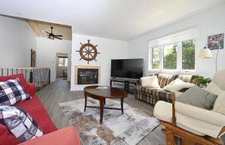 Condo Bord de fleuve Piscine - Les Voitures d'Eau - 5