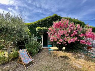 An atypical cocoon, escape to a painter's home - 3