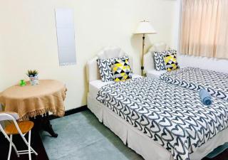 Ree House Sukhumvit Adults Only Guesthouse near MRT - 9