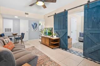 The Peachy Pearl, Private Uptown Apartment, Dog Friendly - St. Augustine - 0