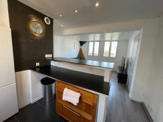 Bright Spacious Flat • 5 Guests • Near Tram - Brest - 4