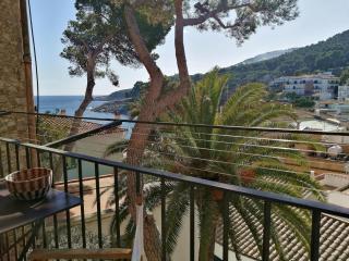 T4 · Beachside escape with unbeatable views - Tamariu - 0