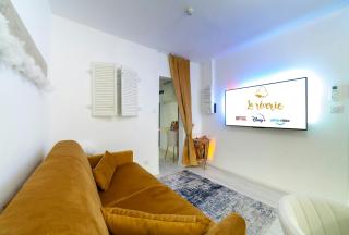 La Rêverie - Jacuzzi Lounge & Massage - 8