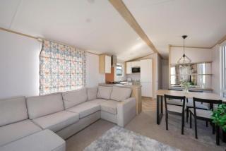 Seaview Holiday Park - Reception End - Chestfield - 9