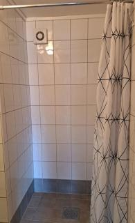 Cozy 1BR in city centre, with parking! - 4