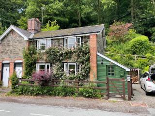 200 year old Gardener's cottage, Mid Wales - Llanidloes - 6