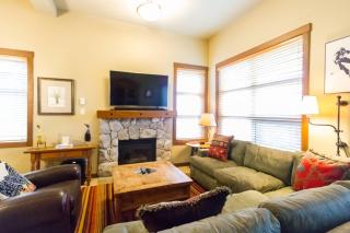 Ski in Ski out Minutes from Village, Private Hot Tub Sleeps 6 Free Shuttle - 3