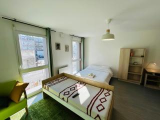 We Live In R - Suite 102 - 9