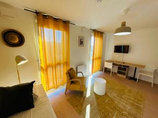 We Live In R - Suite 302 - 7