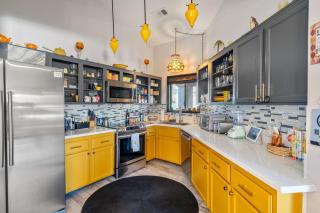 Vegas Tranquil Oasis Sparkling Pool Spa Slots 420 - 5