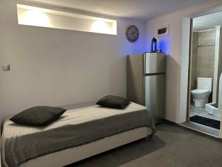 BAZAKOS LUXURY STUDIO KAMPI BEACh - Fourni - 2