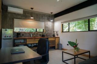 VED Beach Apt 4 - Steps to the Beach - 7