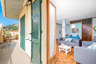 HouseofPoet parking seaview terrace AC - 1