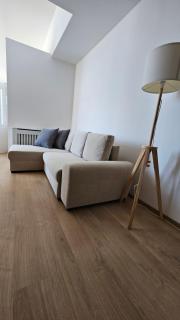 Pleasure 2 Be Here - 5