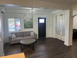 Apartment in Newark - Newark - 1