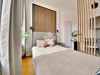 Gothic Modern Apart - 3