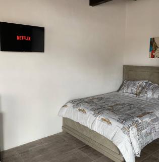 Downtown walk 2 papas club Private Gated Prkng - 8