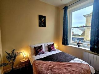 Prime Location - Modern 1BR in Canterbury Centre - Canterbury - 0