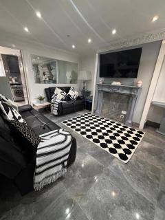 2 bed house sleeps 4-5 - 9