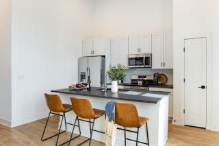 New Build Sleeps 12 2 Condos Modern Design Near Downtown Nashville - 3
