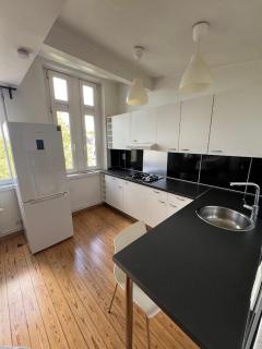 Appartement équipé spacieux inoccupé 5 personnes 3ème étage sans ascenseur - 1