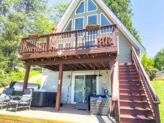 Lakefront A-frame Hot Tub, Dock, Kayaks, Games - 3