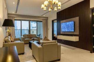 Premium 3BR Downtown Retreat with Pool & Iconic Burj Views - 4