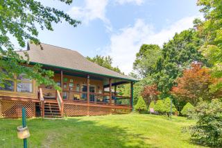 Wraparound Porch with Views Blue Ridge Mtn Gem! - 7