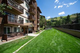 Ski In, Ski Out, Ski Slope Views, California King, Recently Renovated - 2